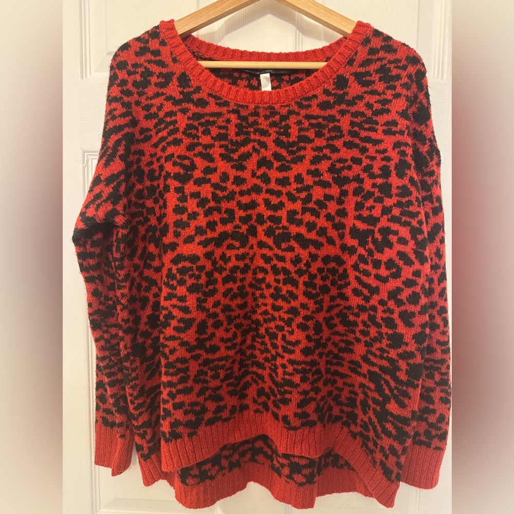 Cozy Kensie Red and Black Animal Print Sweater, size L